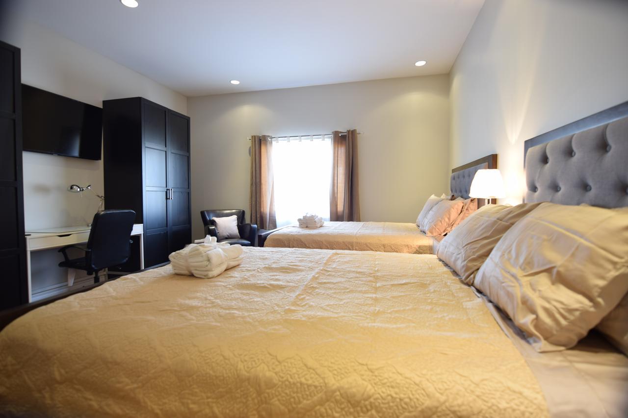 The Lion Inn & Suites Chetwynd Exteriér fotografie